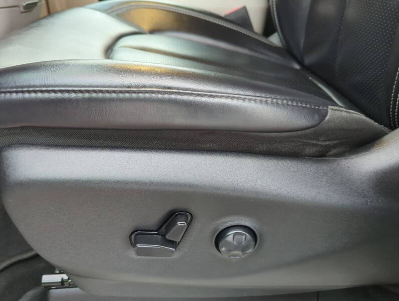 2023 Chrysler Pacifica Plug-In Hybrid Touring L