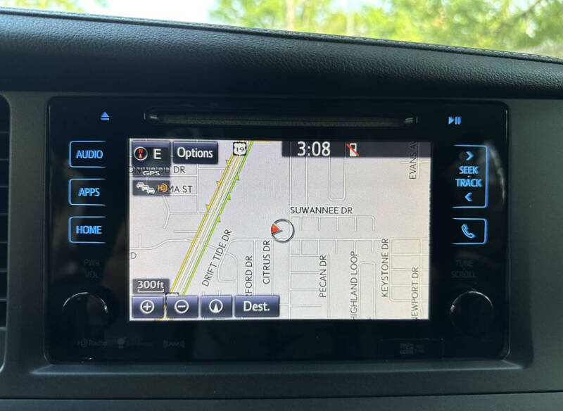 2016 Toyota Sienna SE 8-Passenger