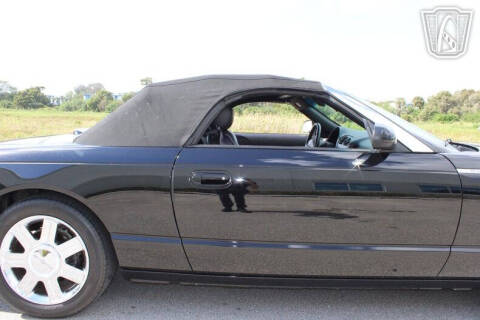 2005 Ford Thunderbird Deluxe