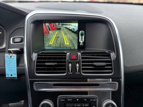 2016 Volvo XC60 T6 Drive-E R-Design Platinum