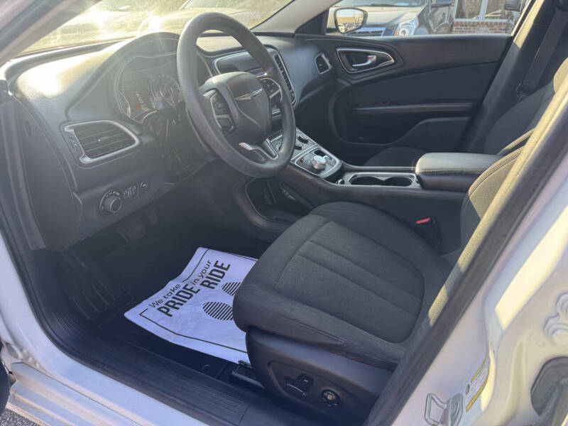 2016 Chrysler 200 LX