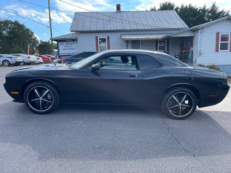 2010 Dodge Challenger SE's photo