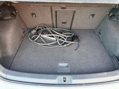 2017 Volkswagen e-Golf SE