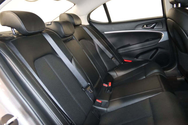 2023 Genesis G70