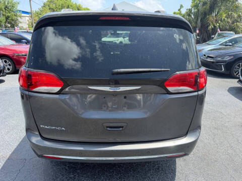 2018 Chrysler Pacifica Touring L