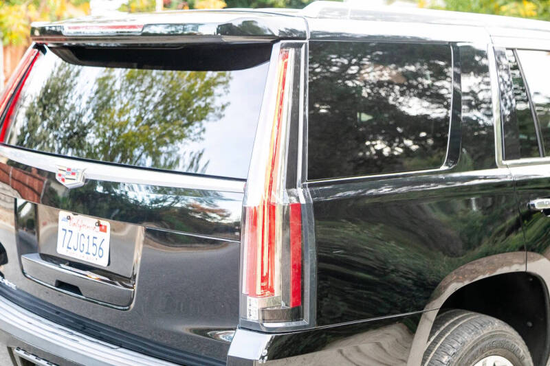 2018 Cadillac Escalade Standard