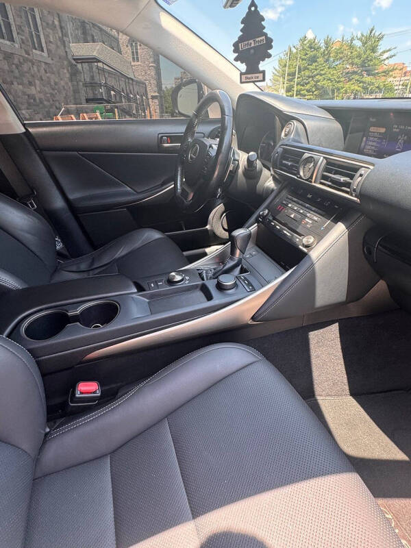 2017 Lexus IS 300