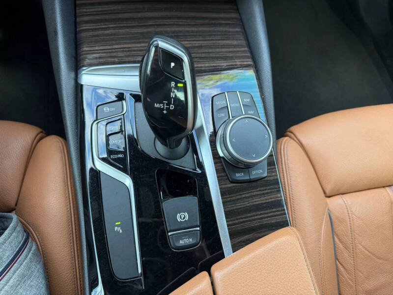 2019 BMW 5 Series 530i