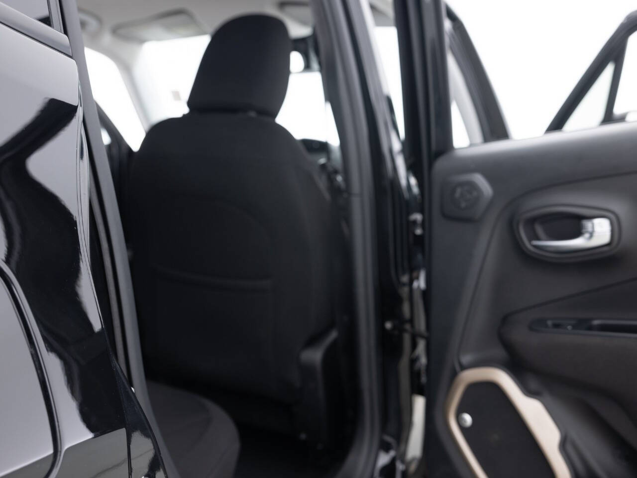 Used Car 2016 Jeep Renegade  Latitude 4x4 4dr Suv For Sale Under $10,000 In Coal City, Illinois