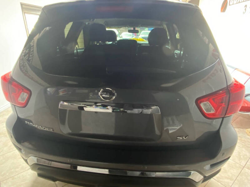 2020 Nissan Pathfinder SV