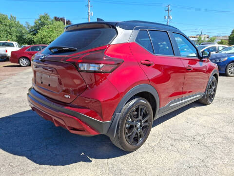 2023 Nissan Kicks SR