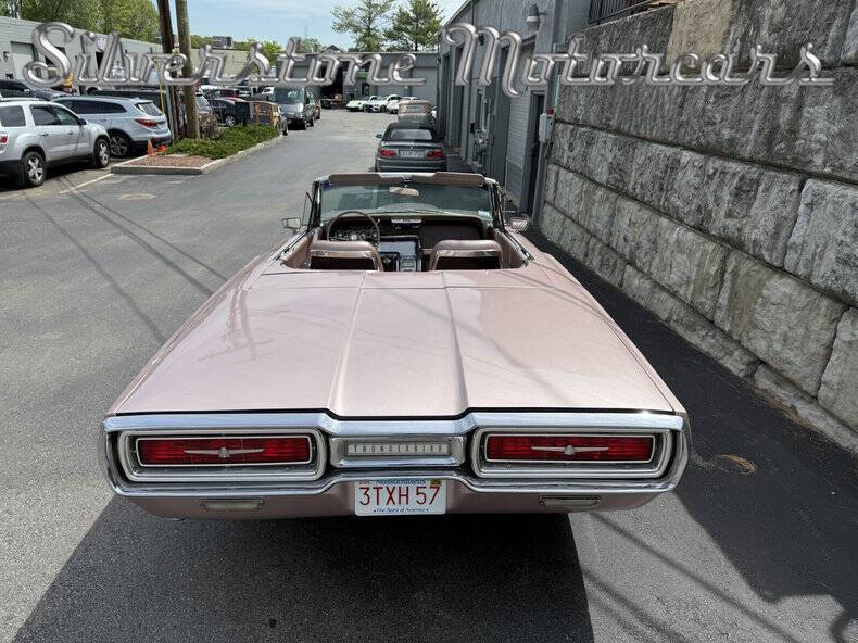 1964 Ford Thunderbird