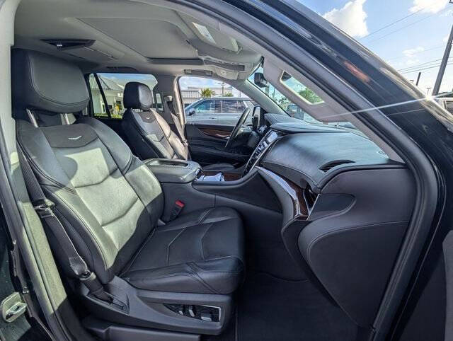 2020 Cadillac Escalade Luxury