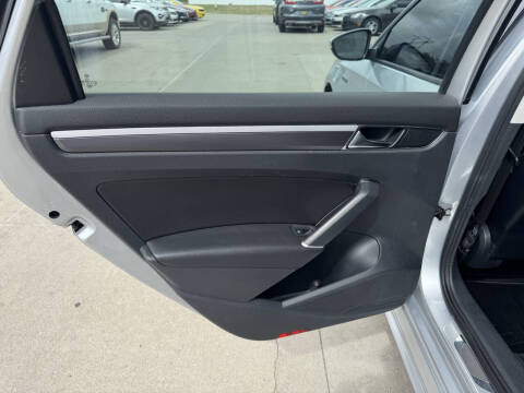 2018 Volkswagen Passat 2.0T R-Line