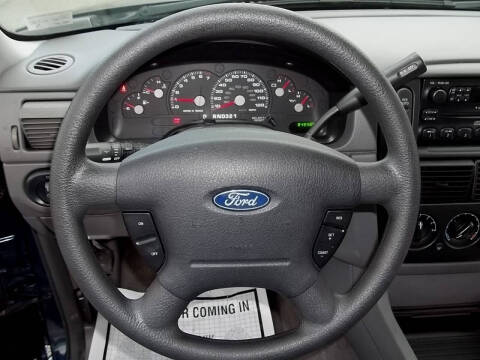 2004 Ford Explorer XLS