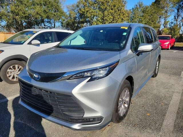 2021 Toyota Sienna LE 8-Passenger