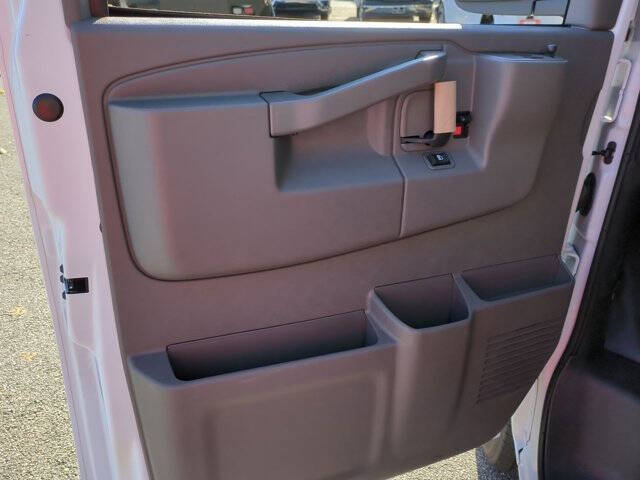 2025 Chevrolet Express 2500