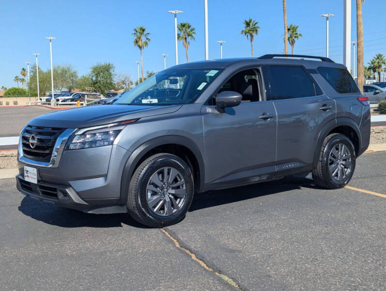 2025 Nissan Pathfinder SV