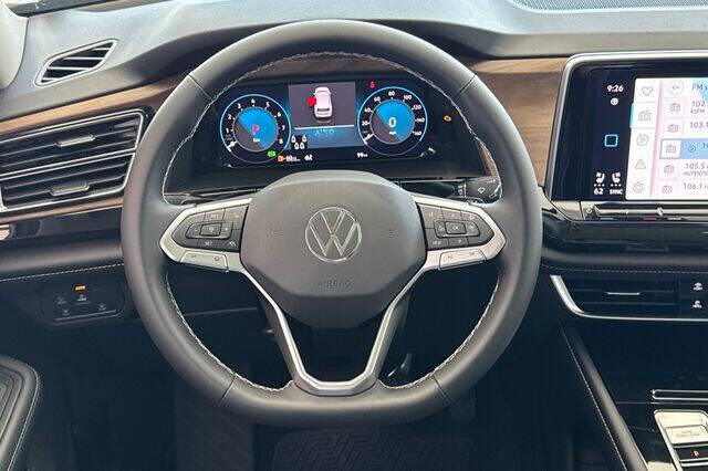 2025 Volkswagen Atlas SE