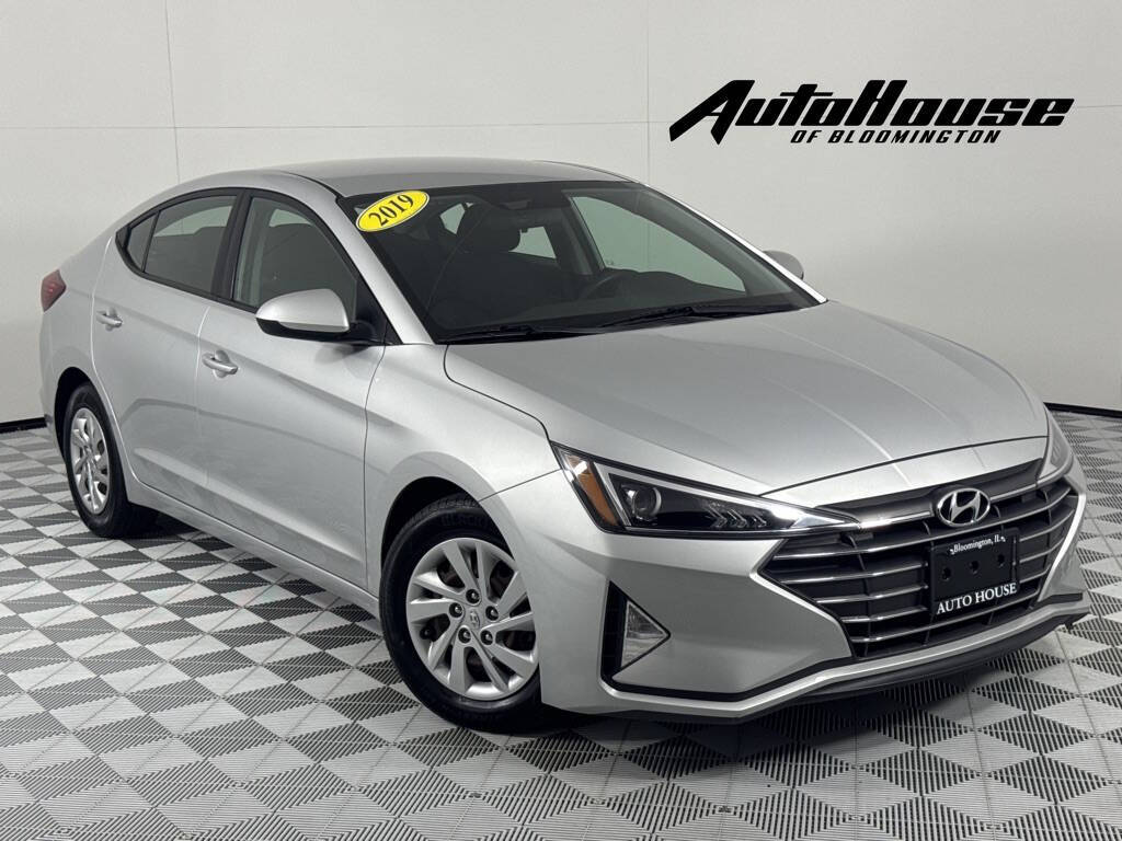 2019 Hyundai Elantra SE's photo