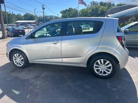 2015 Chevrolet Sonic LS Manual
