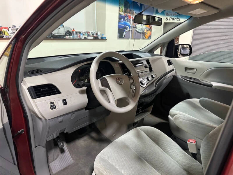 2012 Toyota Sienna