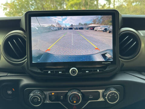 2021 Jeep Gladiator Willys Sport