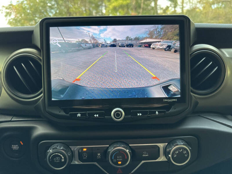 2021 Jeep Gladiator Willys Sport