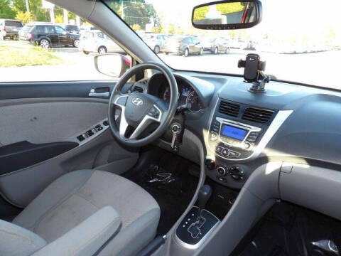 2012 Hyundai Accent GS
