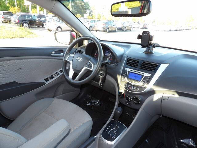 2012 Hyundai Accent GS