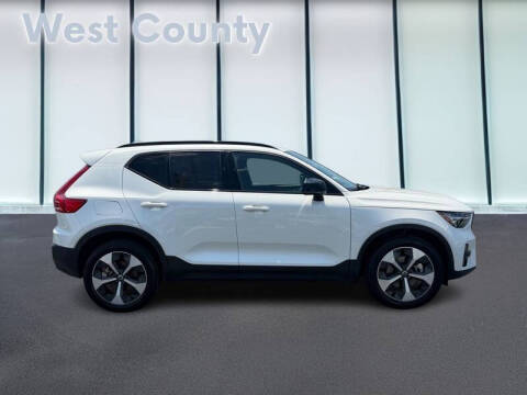 2026 Volvo XC40 B5 Plus