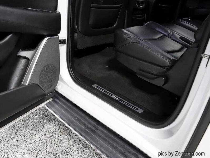 2018 Cadillac Escalade ESV Luxury