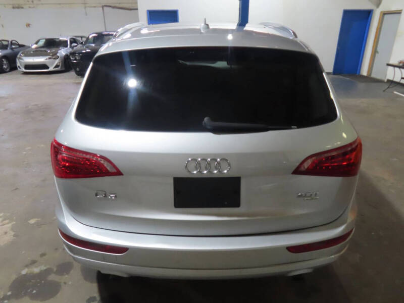 2011 Audi Q5 2.0T quattro Premium