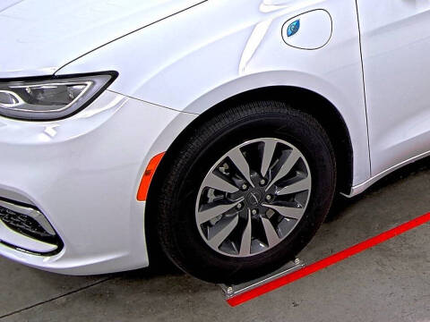 2024 Chrysler Pacifica Plug-In Hybrid