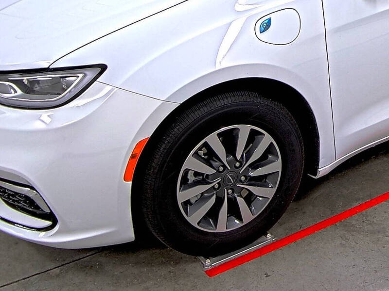 2024 Chrysler Pacifica Plug-In Hybrid