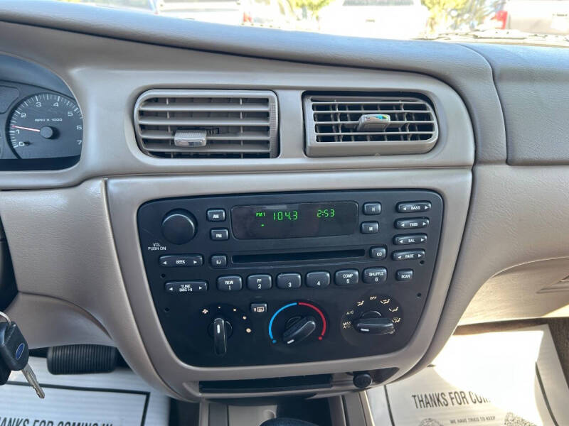 2003 Ford Taurus SES