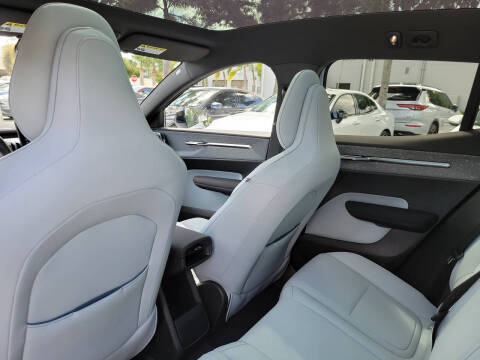 2025 Volvo EX30 Twin Ultra