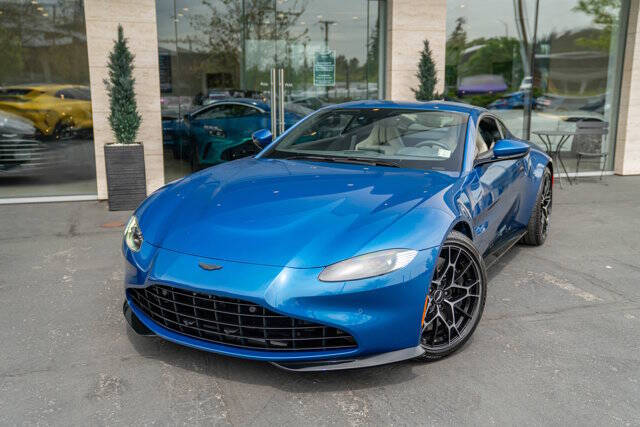 2022 Aston Martin Vantage 32
