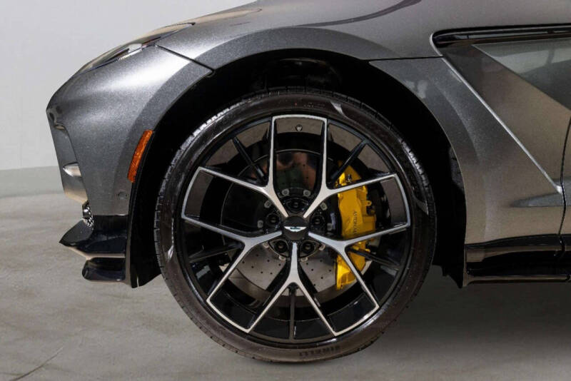 2026 Aston Martin DBX 707