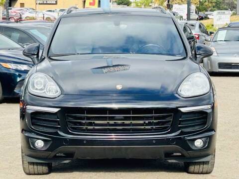 2018 Porsche Cayenne Platinum Edition