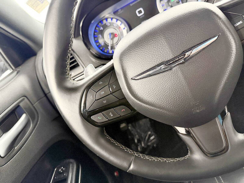 2017 Chrysler 300