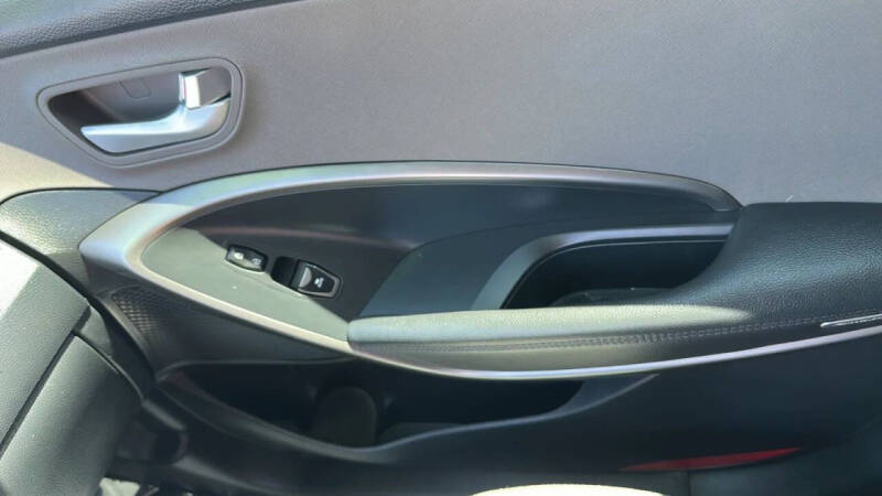 2018 Hyundai Santa Fe SE