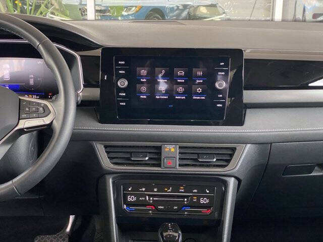 2025 Volkswagen Taos SE Black 4Motion