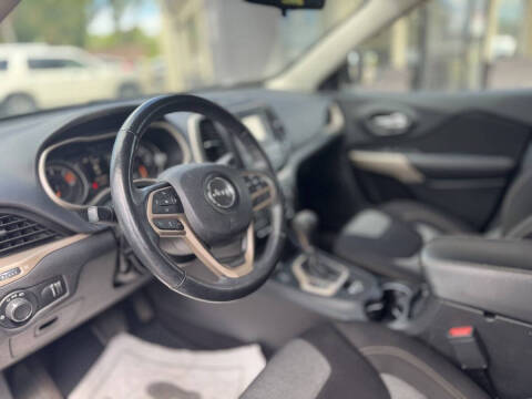 2017 Jeep Cherokee Sport Altitude