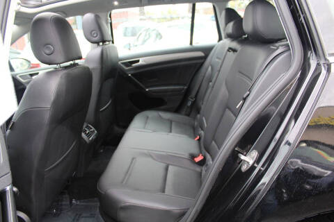 2017 Volkswagen Golf SportWagen