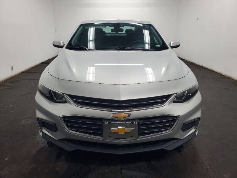 2018 Chevrolet Malibu 1LT photo 2