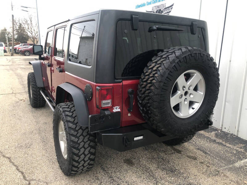 Used 2012 Jeep Wrangler Unlimited Rubicon with VIN 1C4BJWFG2CL218957 for sale in Beardstown, IL