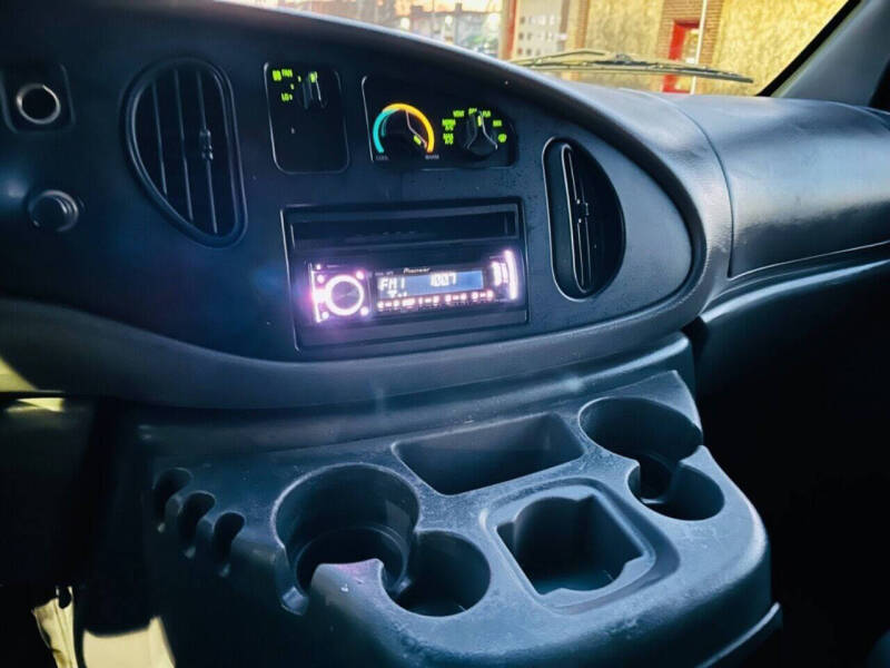 2002 Ford E-Series E-350 SD