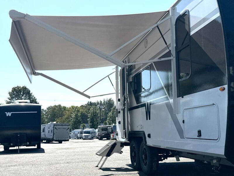2026 Winnebago Thrive