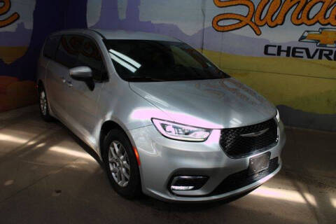 2023 Chrysler Pacifica Touring